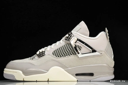 Moments” WMNS Jordan 4 Air “Frozen 0927
